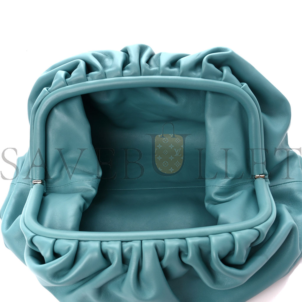 bo*te*ga Ve*ne*ta smooth butter calf the pouch oversized clutch linoleum (38*22*8cm)