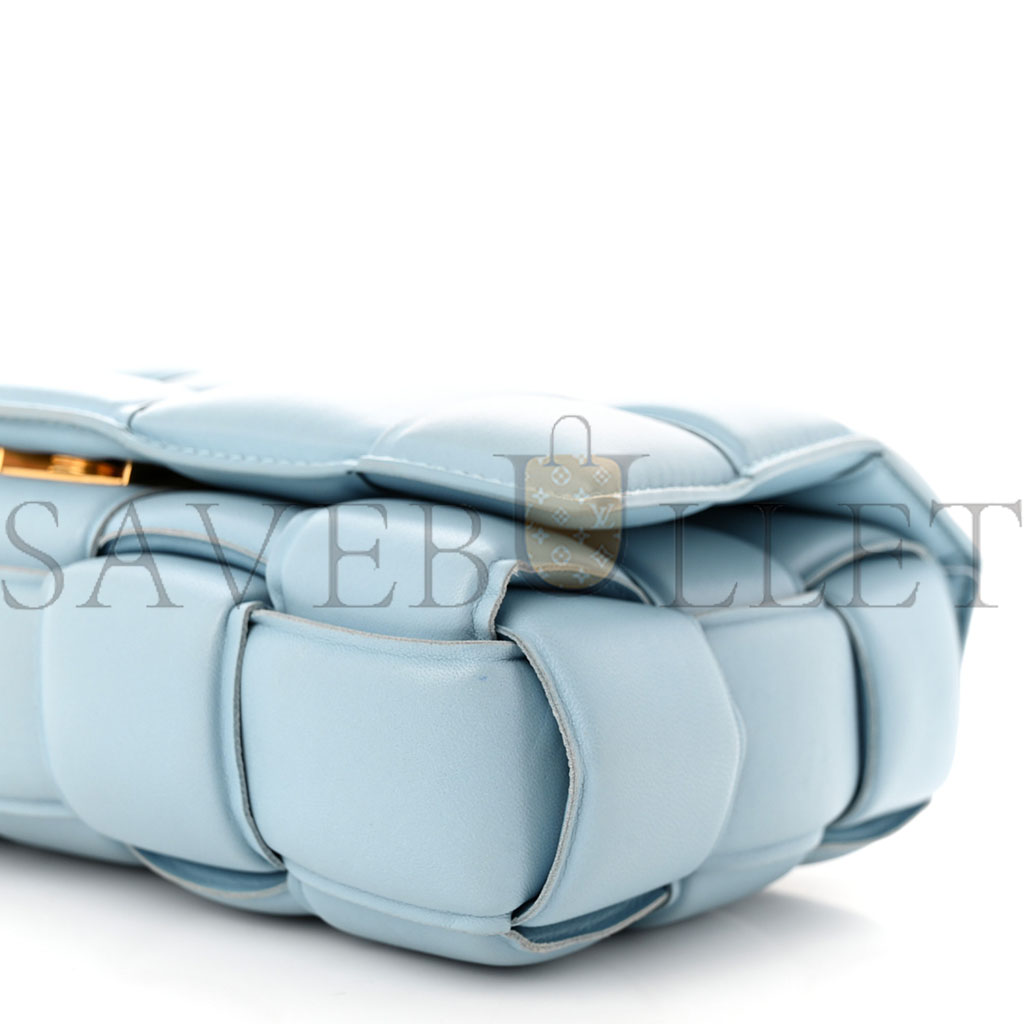 bo*te*ga Ve*ne*ta nappa maxi intreccio padded cassette crossbody bag ice (26*18*8cm)