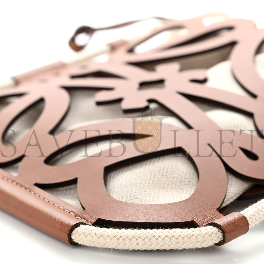 l*ew* smooth calfskin small anagram cutout tote tan beige (25*23*1cm)