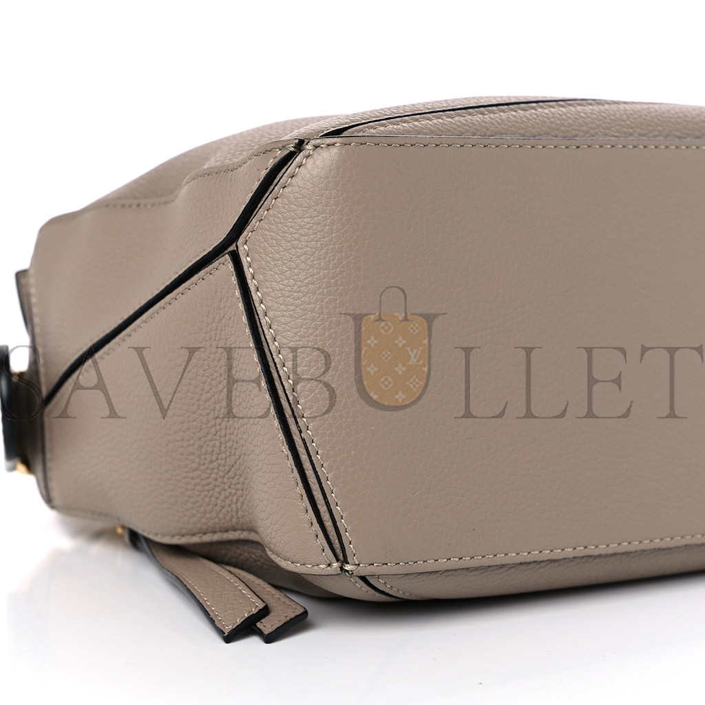 l*ew* grained calfskin small puzzle bag sand (24*16.5*10.5cm)