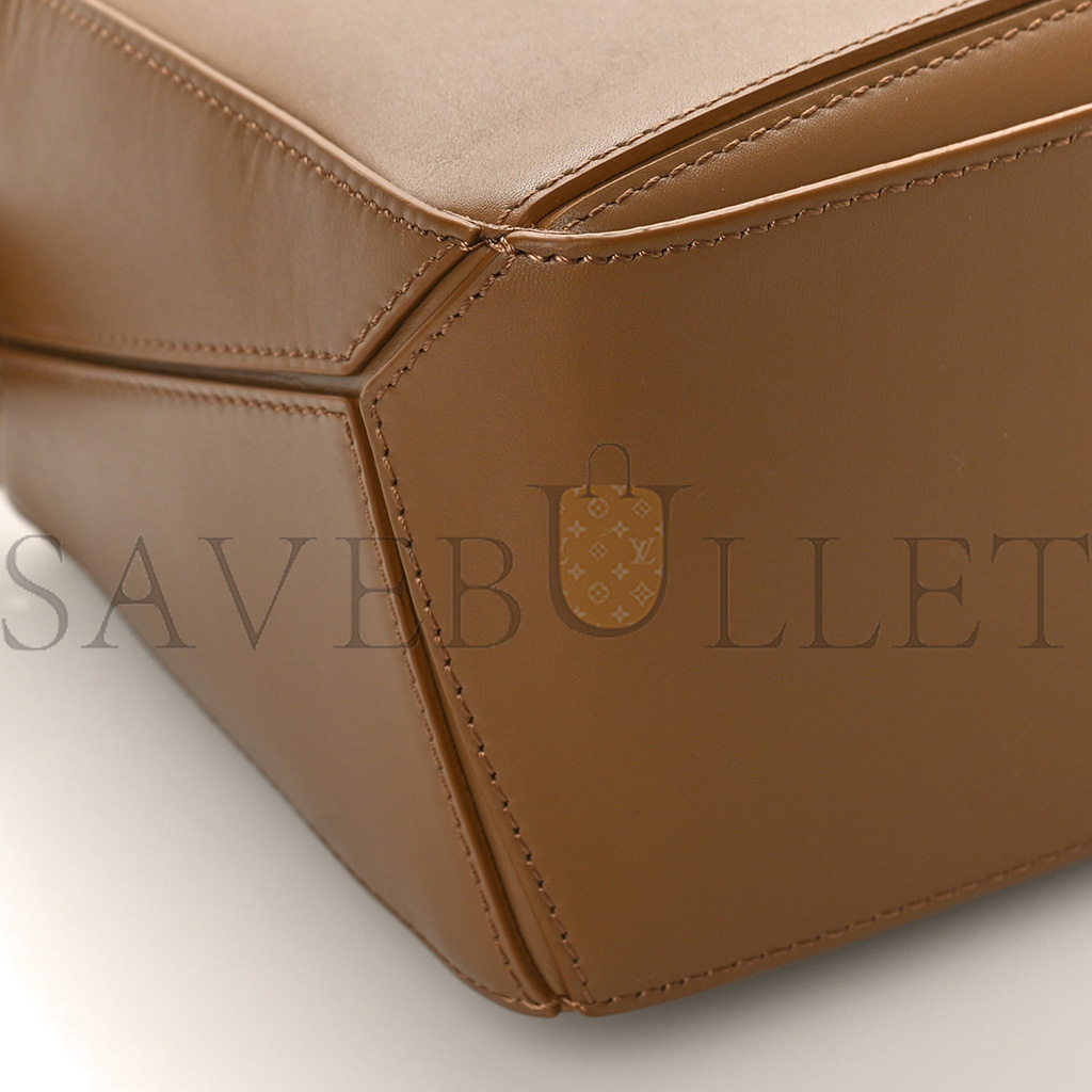 l*ew* satin calfskin monochrome small puzzle edge bag pale oak (24*16.5*10.5cm)