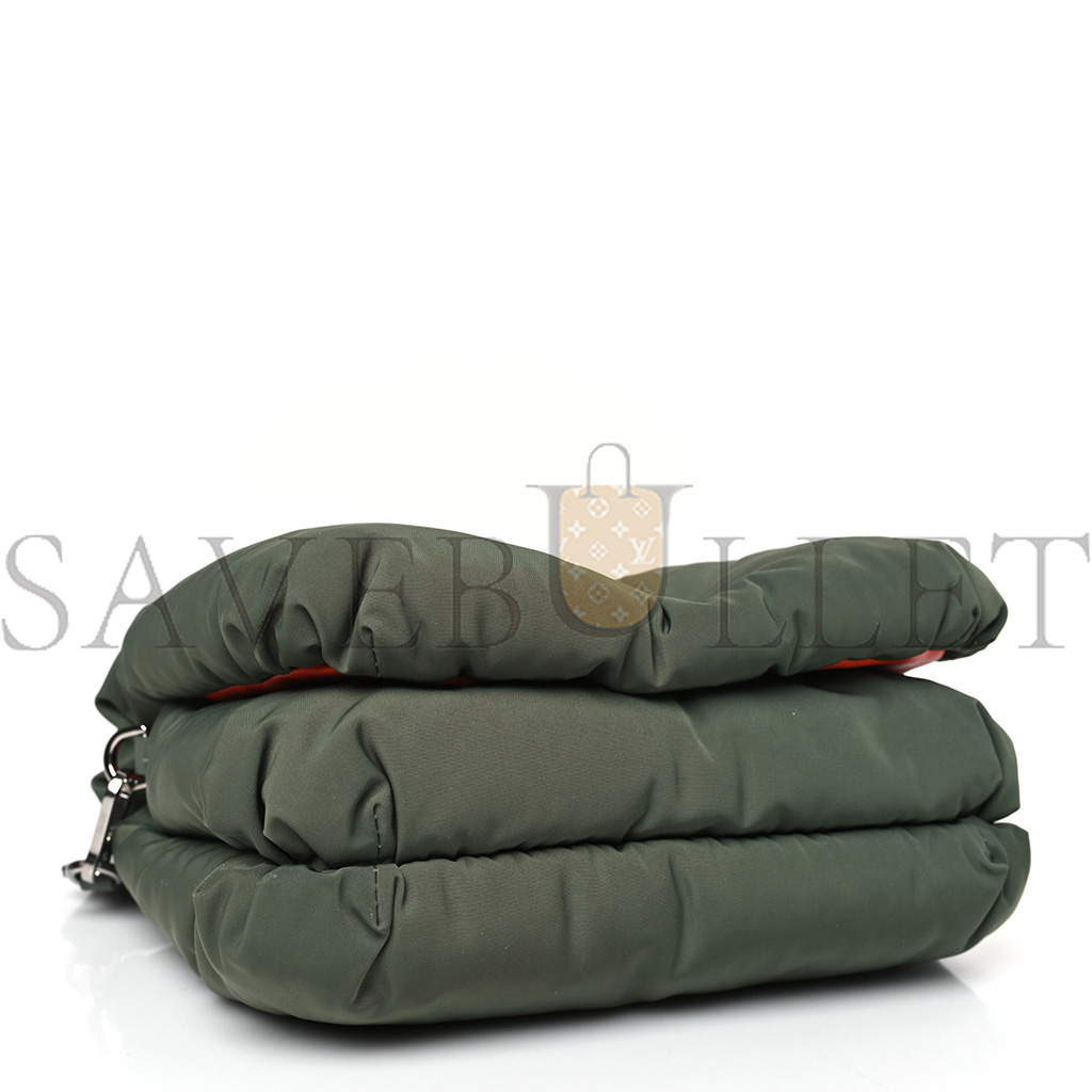 l*ew* nylon medium goya puffer bag vintage khaki (23*18*9cm)