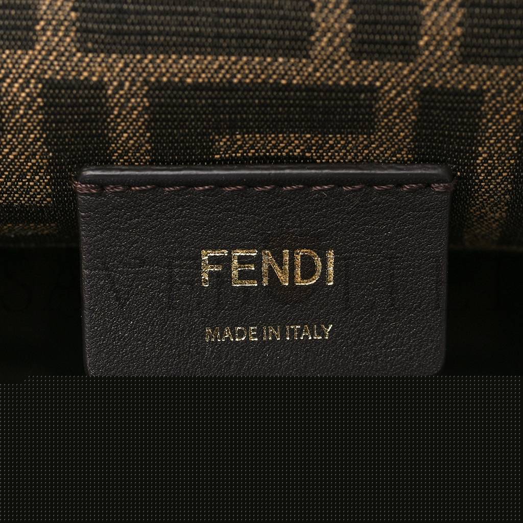 F**di shiny nappa medium F**di first poudre (30*25*11cm)